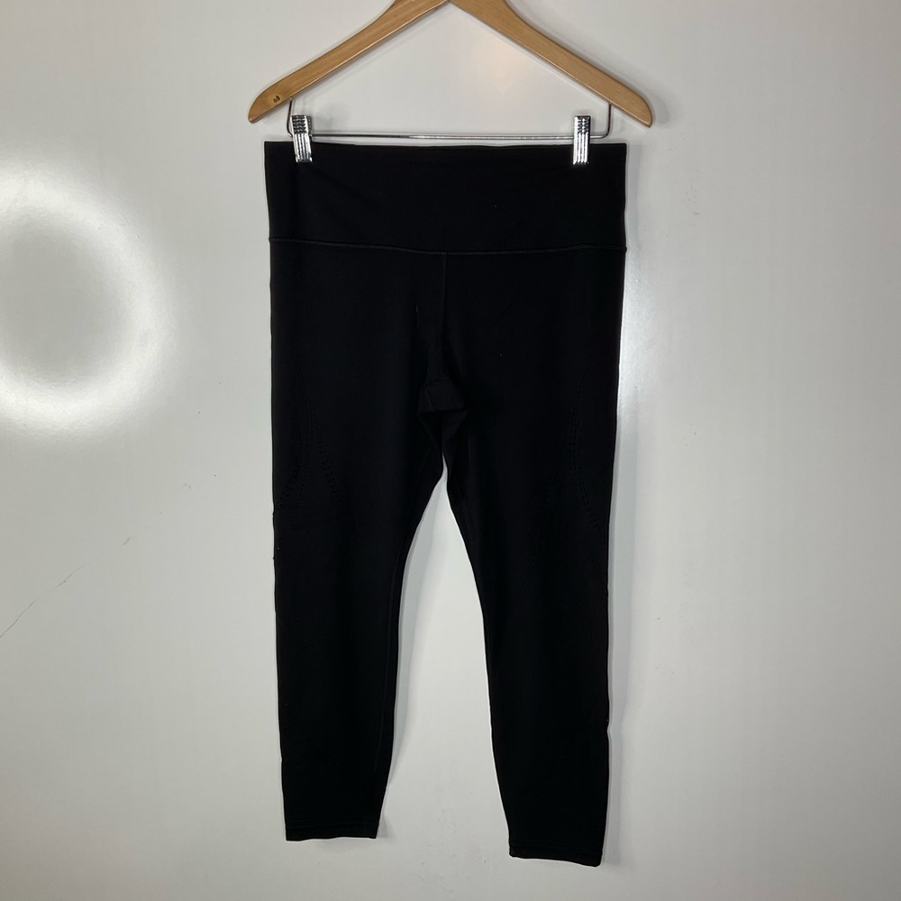 Athleta Salutation Lasercut Tight Black Leggings Size‎ Large